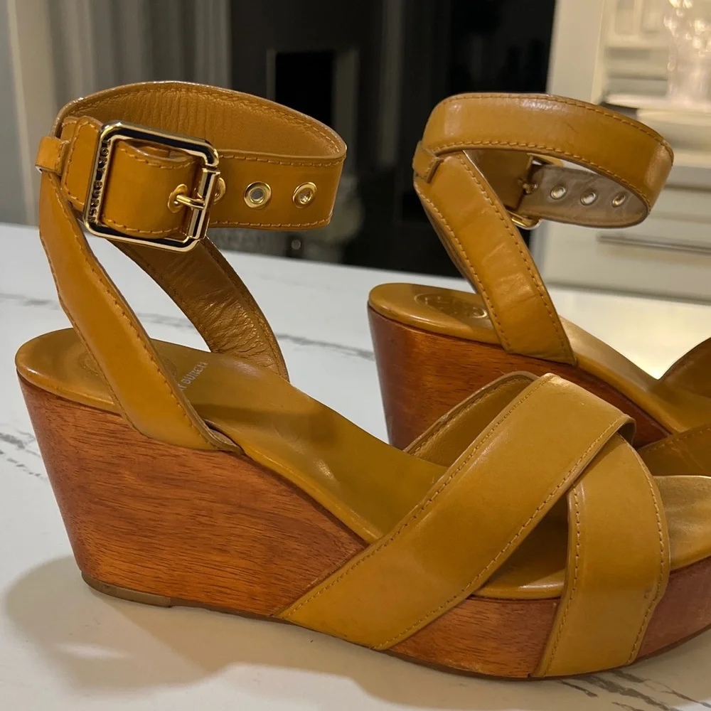 Tory Burch Tan Almita Wood Platform Leather Wedges size 7.5M